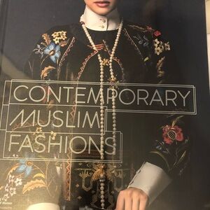 Large Museum exhibition Book Contemporary Muslim Fashions Coffee Table